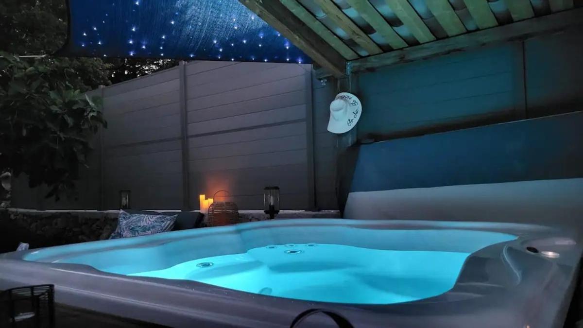 Ferienhaus L'antre Deux Pierres, Romantisme, Jacuzzi Exterieur, Plateau Dinatoire