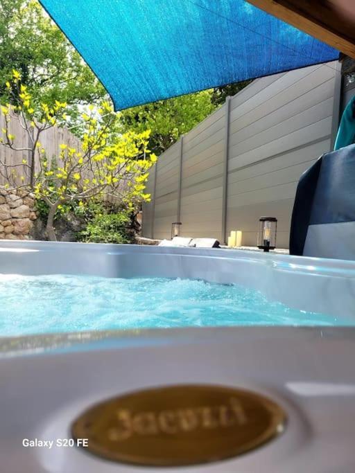 L'antre Deux Pierres, Romantisme, Jacuzzi Exterieur, Plateau Dinatoire