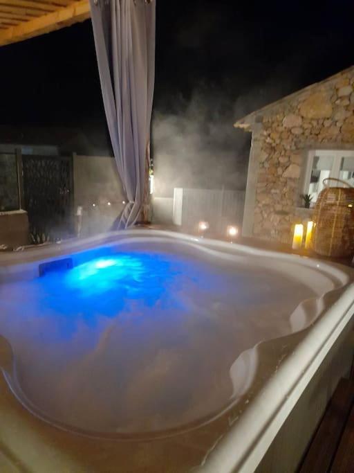 L'antre Deux Pierres, Romantisme, Jacuzzi Exterieur, Plateau Dinatoire Ferienhaus