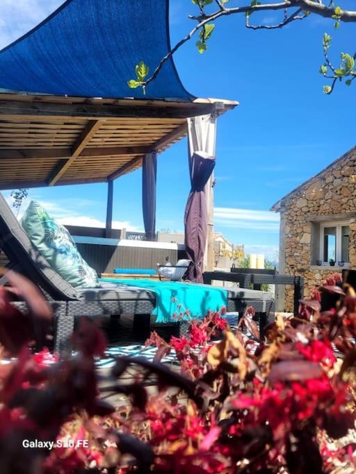 Ferienhaus L'antre Deux Pierres, Romantisme, Jacuzzi Exterieur, Plateau Dinatoire *