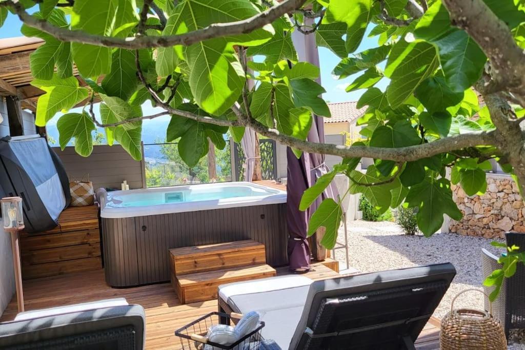 L'antre Deux Pierres, Romantisme, Jacuzzi Exterieur, Plateau Dinatoire *